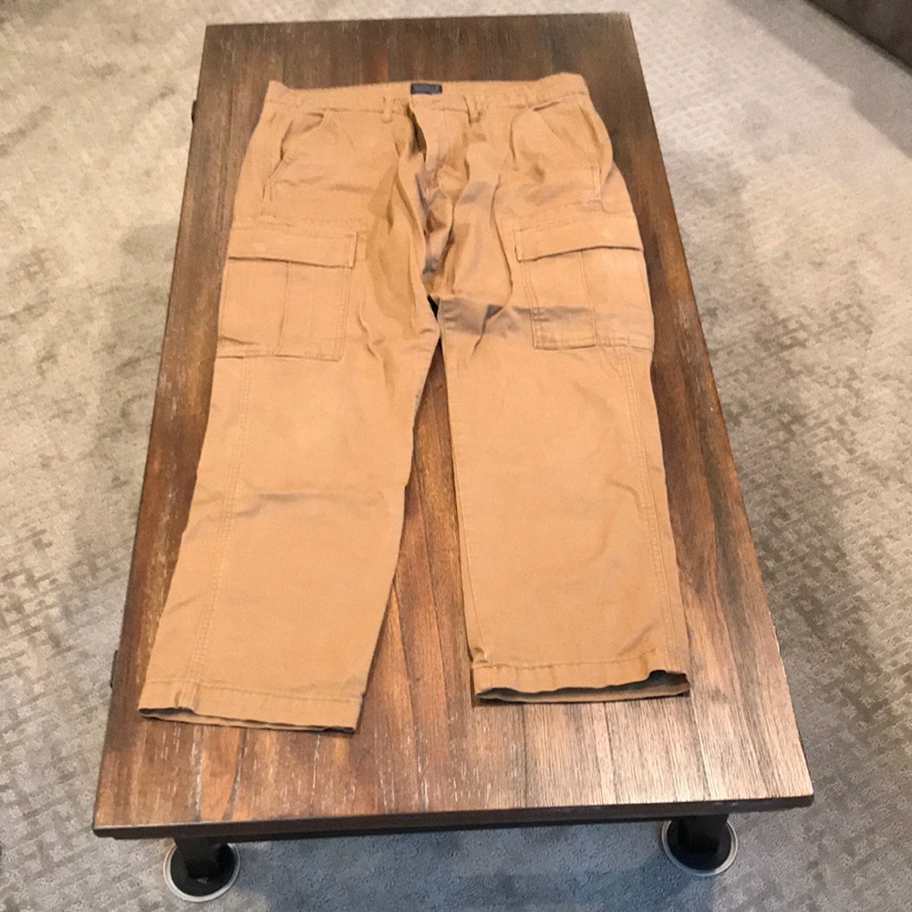 Men’s Levi Khakis